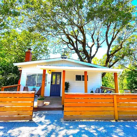 Private Wine Country-River Bungalow! Sunny Treetop Views - Pets Stay Free